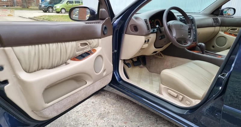 Lexus GS cena 41500 przebieg: 209000, rok produkcji 1994 z Wrocław małe 466